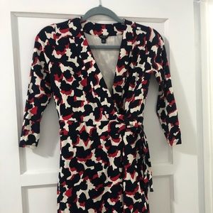 Ann Taylor camo wrap dress 00p